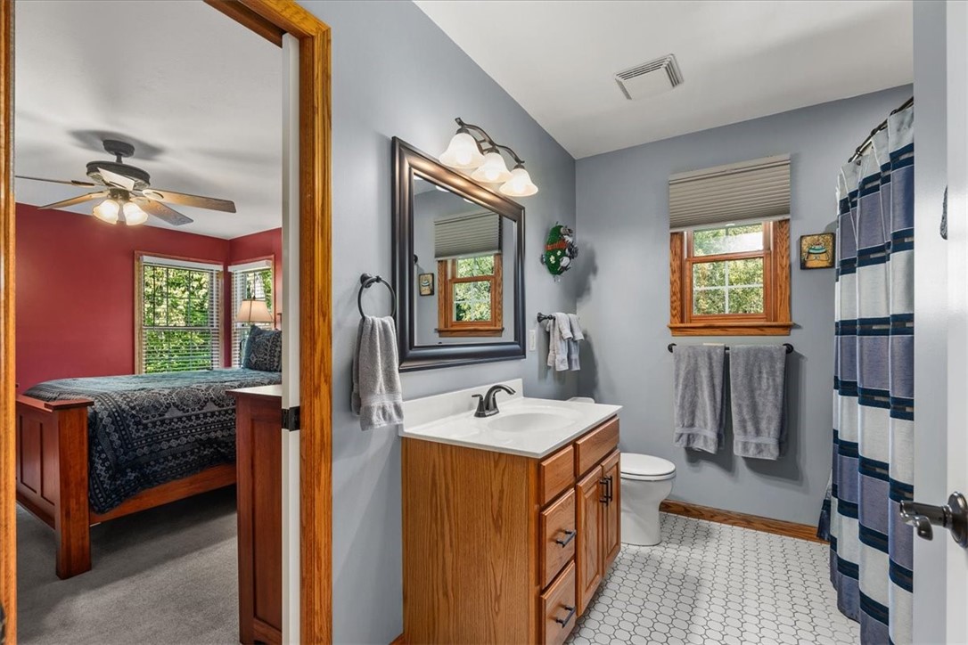 136 Heathercroft Dr