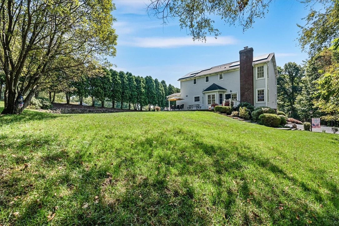 136 Heathercroft Dr