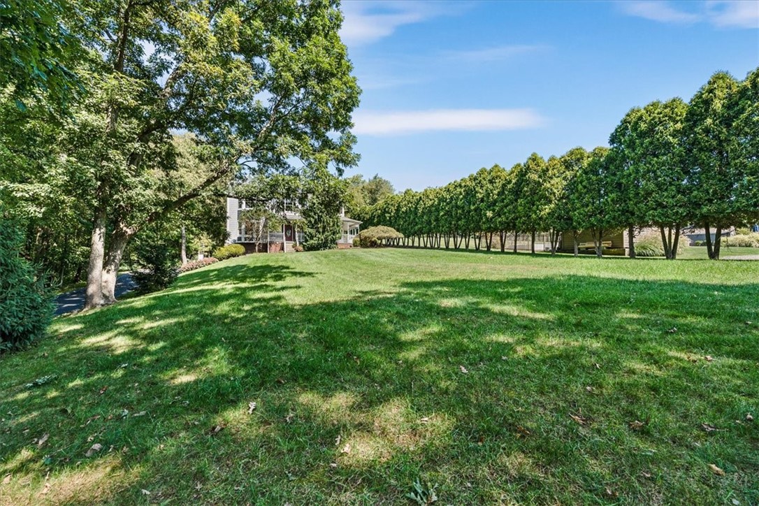 136 Heathercroft Dr