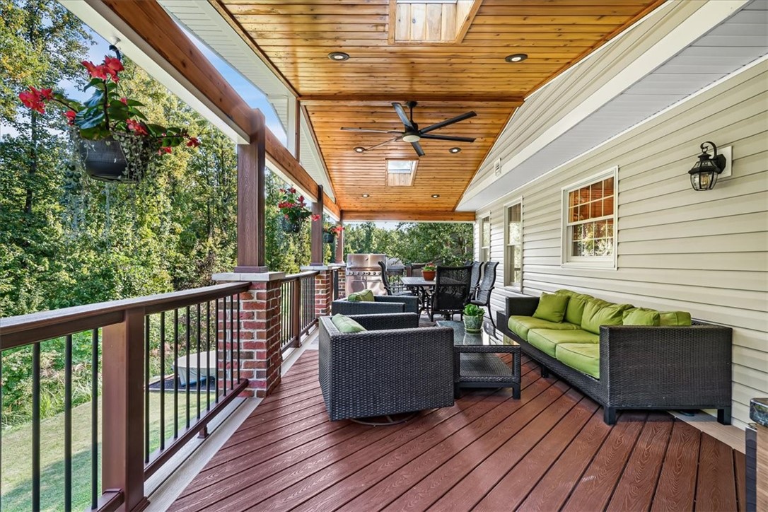 327 Providence Dr