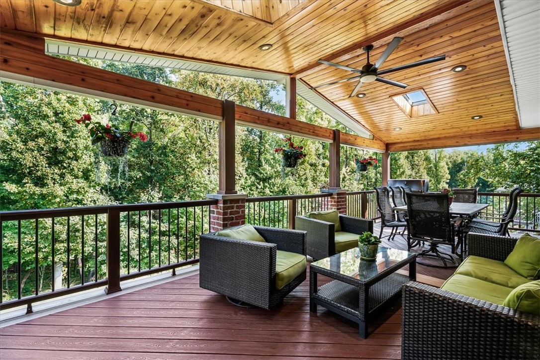 327 Providence Dr