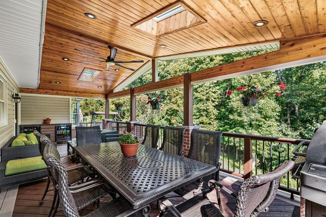 327 Providence Dr