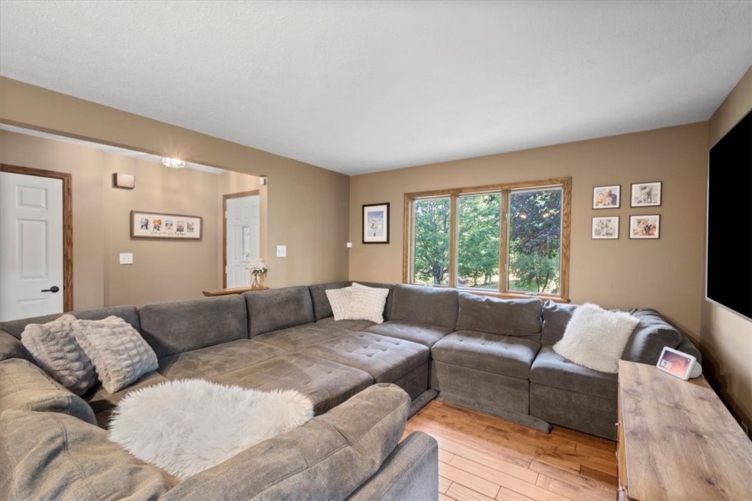 4015 Watters Ln