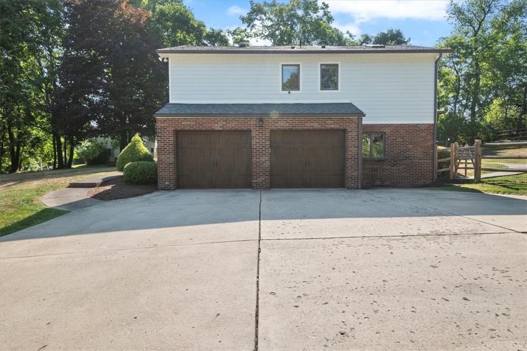 4015 Watters Ln