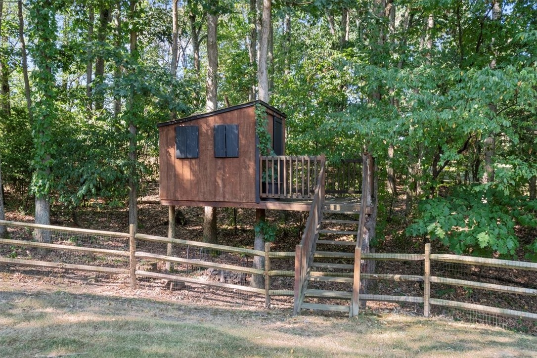 4015 Watters Ln