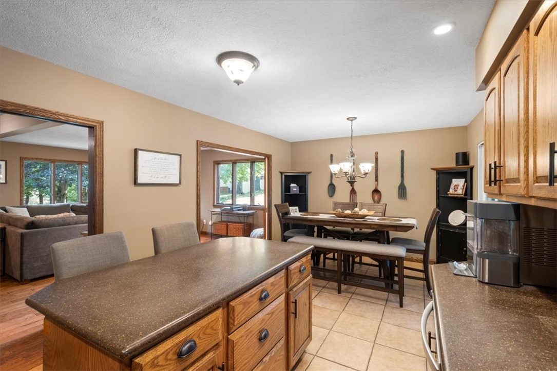 4015 Watters Ln