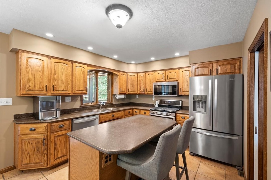 4015 Watters Ln