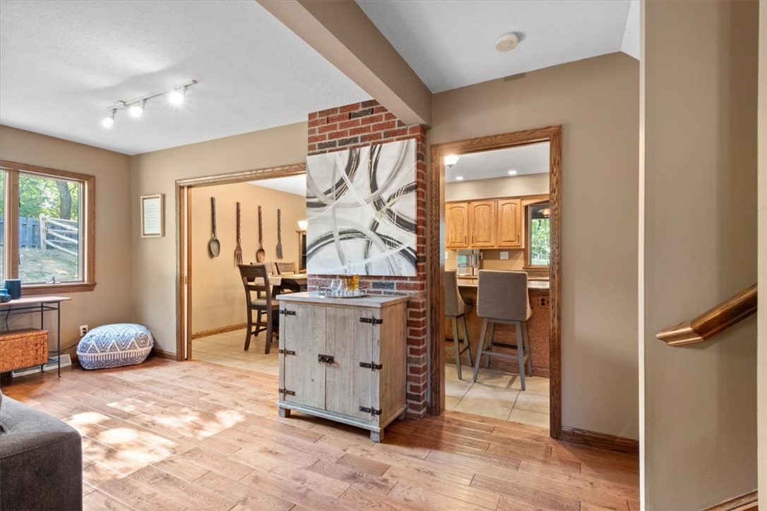 4015 Watters Ln