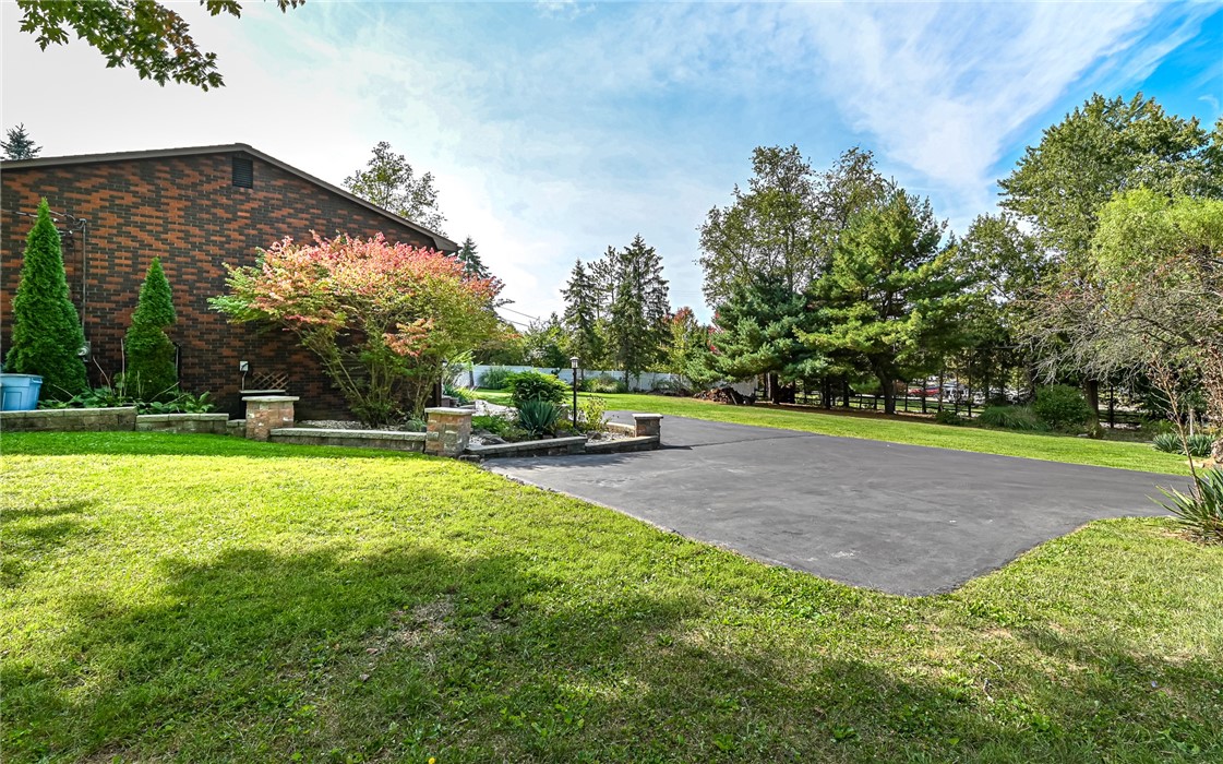2984 Marie Dr