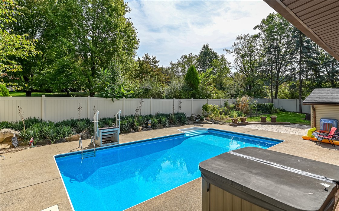 2984 Marie Dr