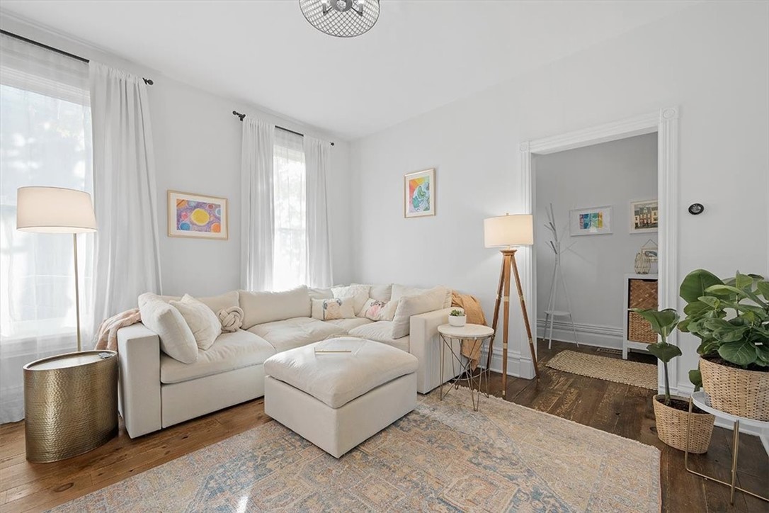 1721 Buena Vista St