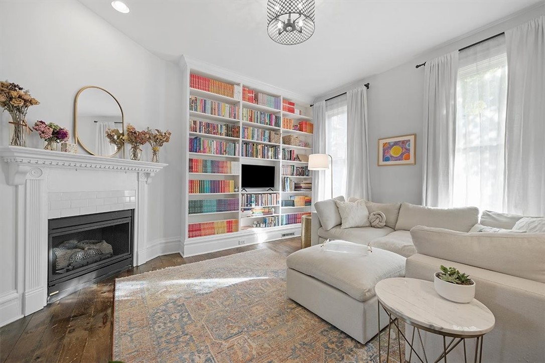1721 Buena Vista St