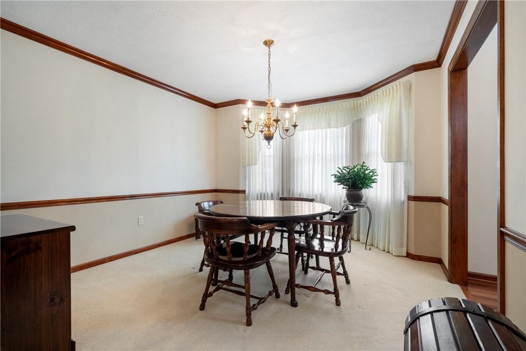 233 Meadowbrook Dr