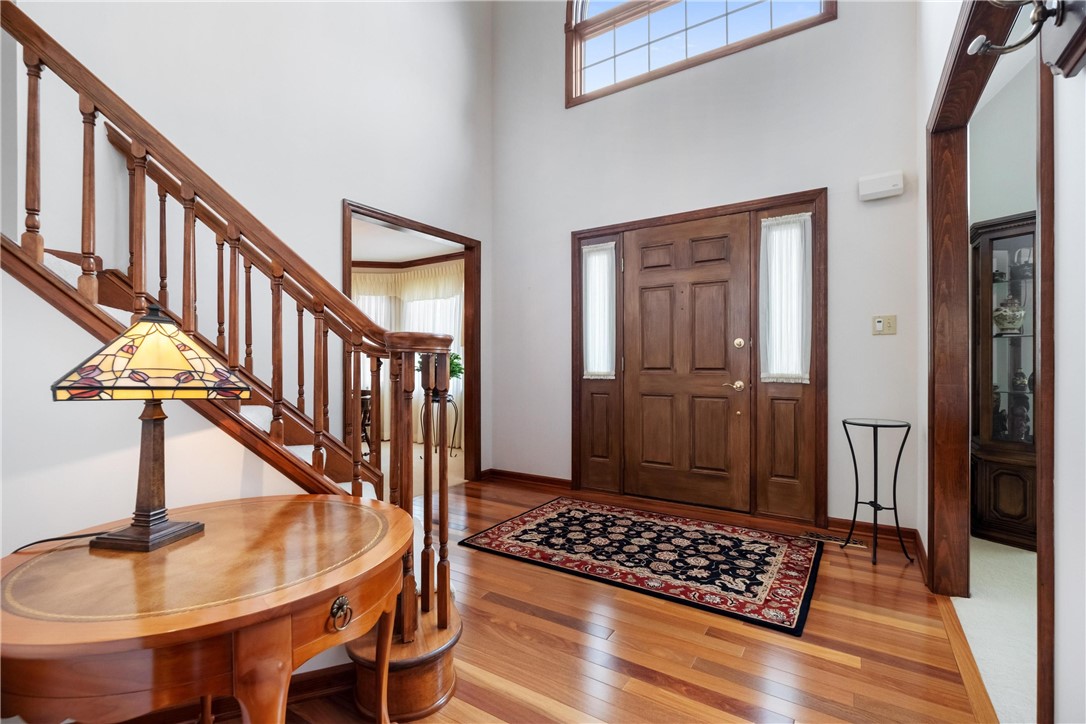 233 Meadowbrook Dr