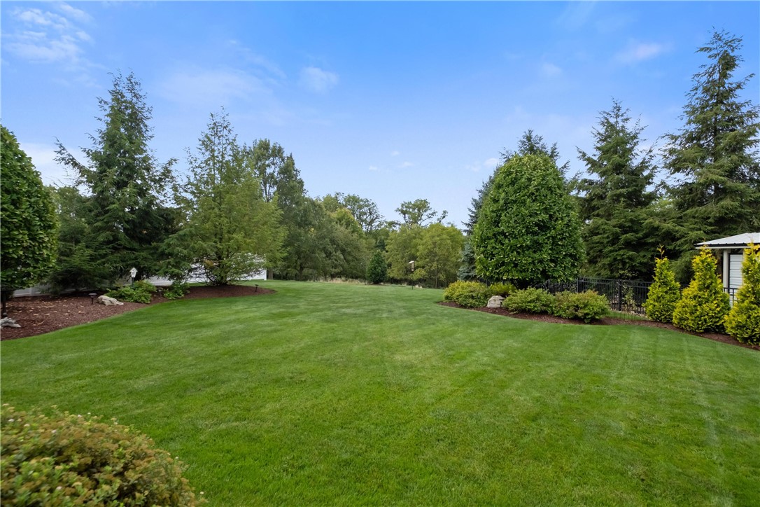 233 Meadowbrook Dr