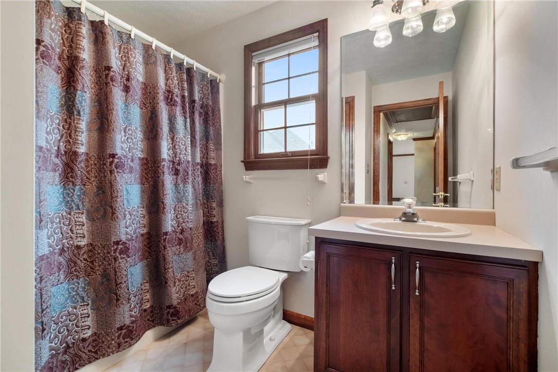 233 Meadowbrook Dr