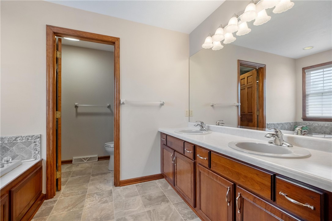 233 Meadowbrook Dr
