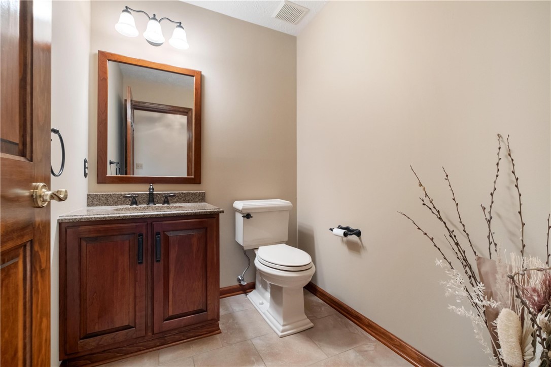 233 Meadowbrook Dr