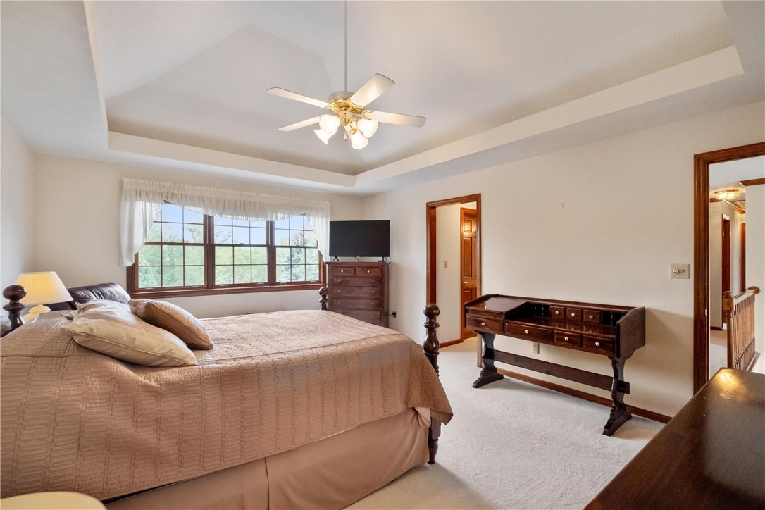 233 Meadowbrook Dr