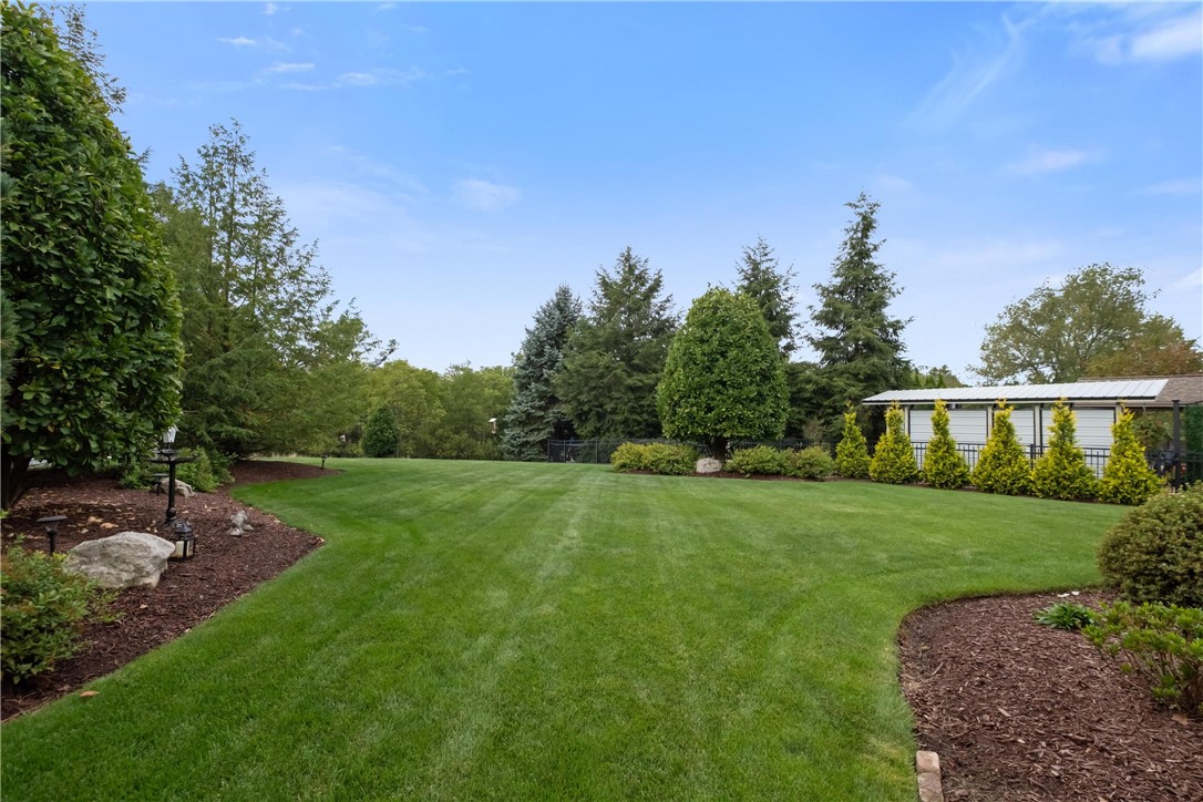 233 Meadowbrook Dr