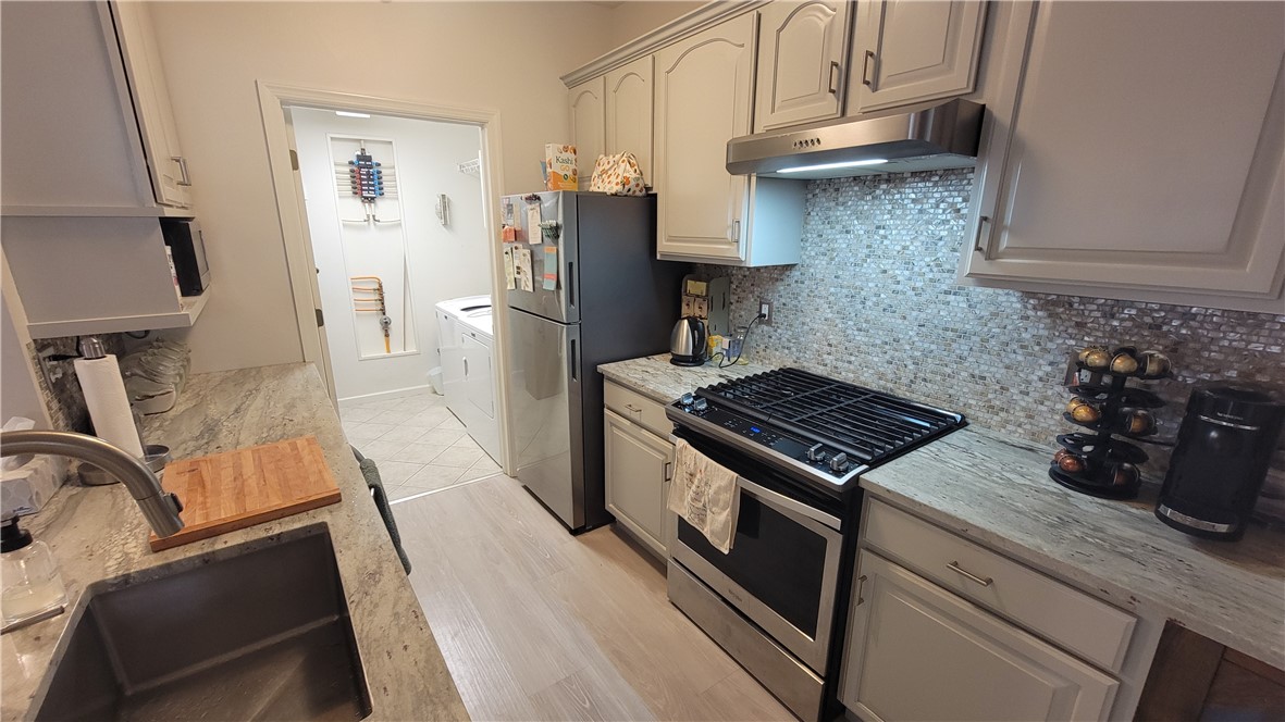 219 Adams Pointe Blvd 11