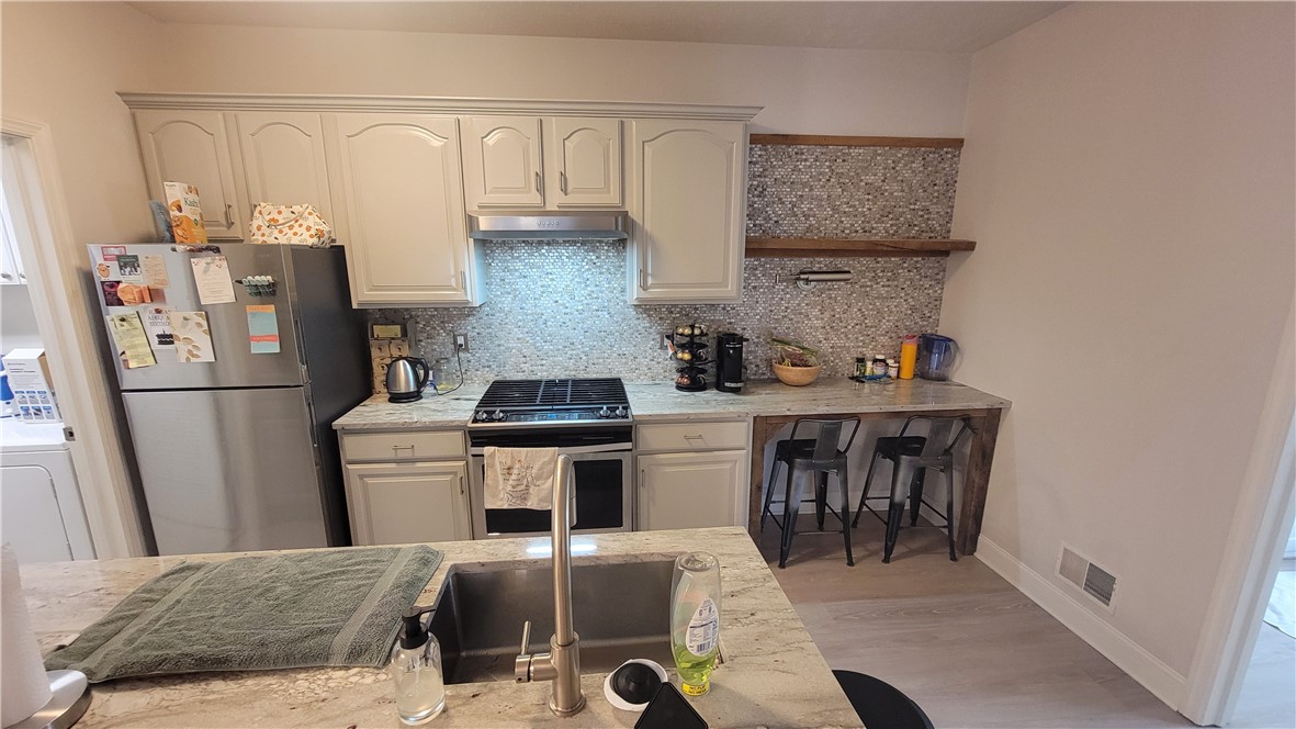 219 Adams Pointe Blvd 11