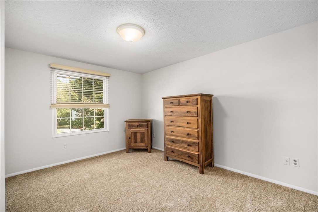 121 Clearbrook Dr