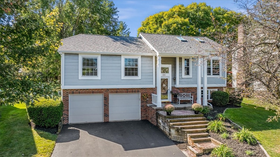 121 Clearbrook Dr