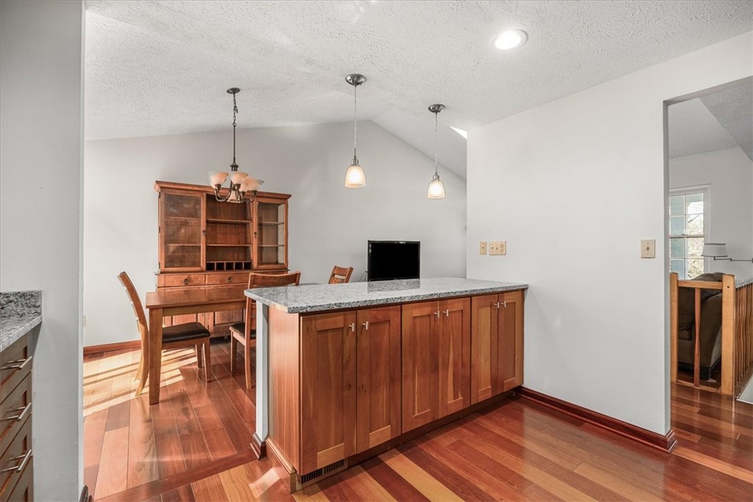 121 Clearbrook Dr