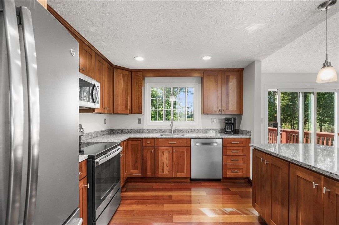 121 Clearbrook Dr