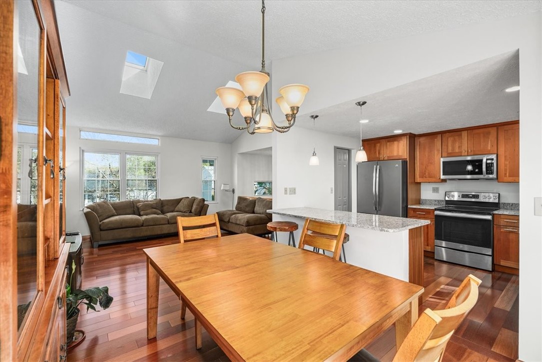 121 Clearbrook Dr