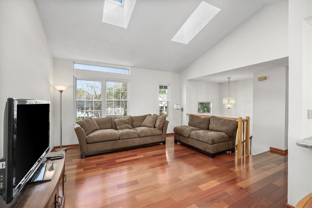 121 Clearbrook Dr
