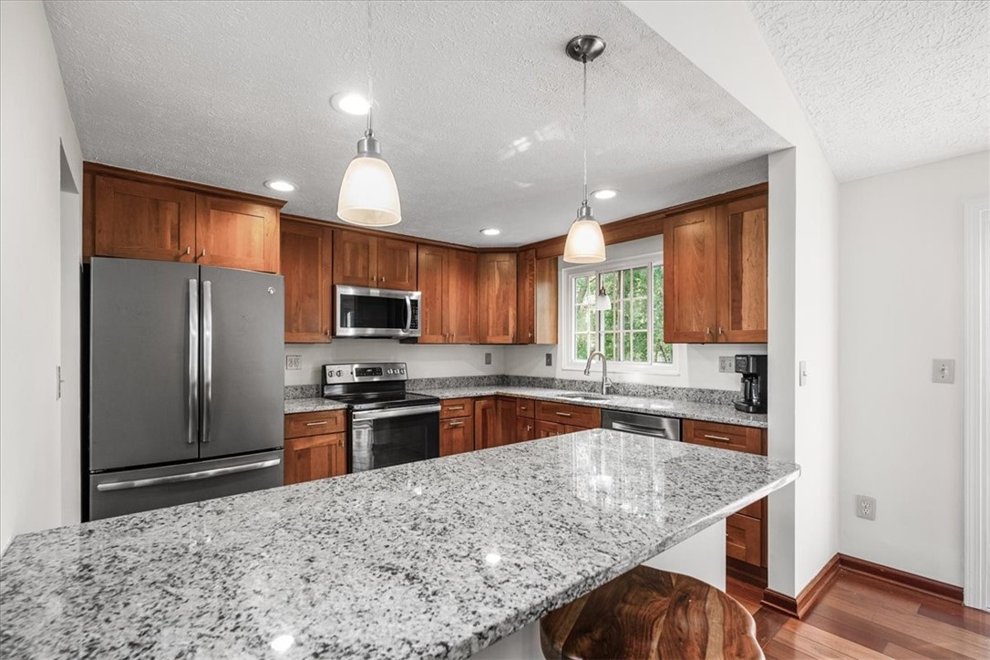 121 Clearbrook Dr