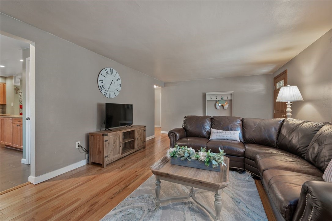 1110 Greenlawn Dr