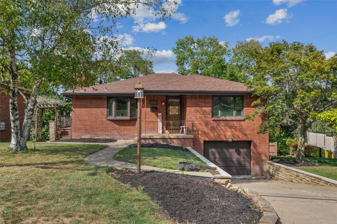 1110 Greenlawn Dr