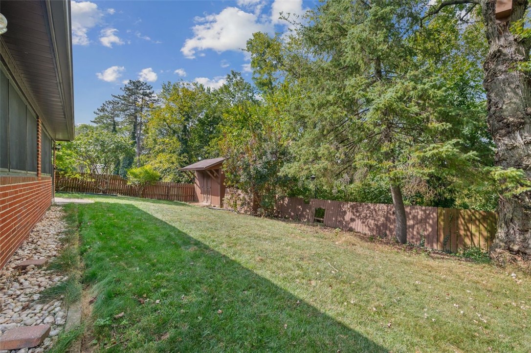 1110 Greenlawn Dr