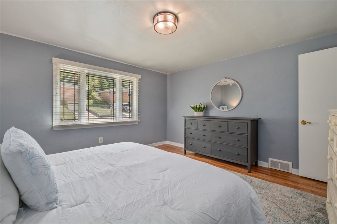 1110 Greenlawn Dr