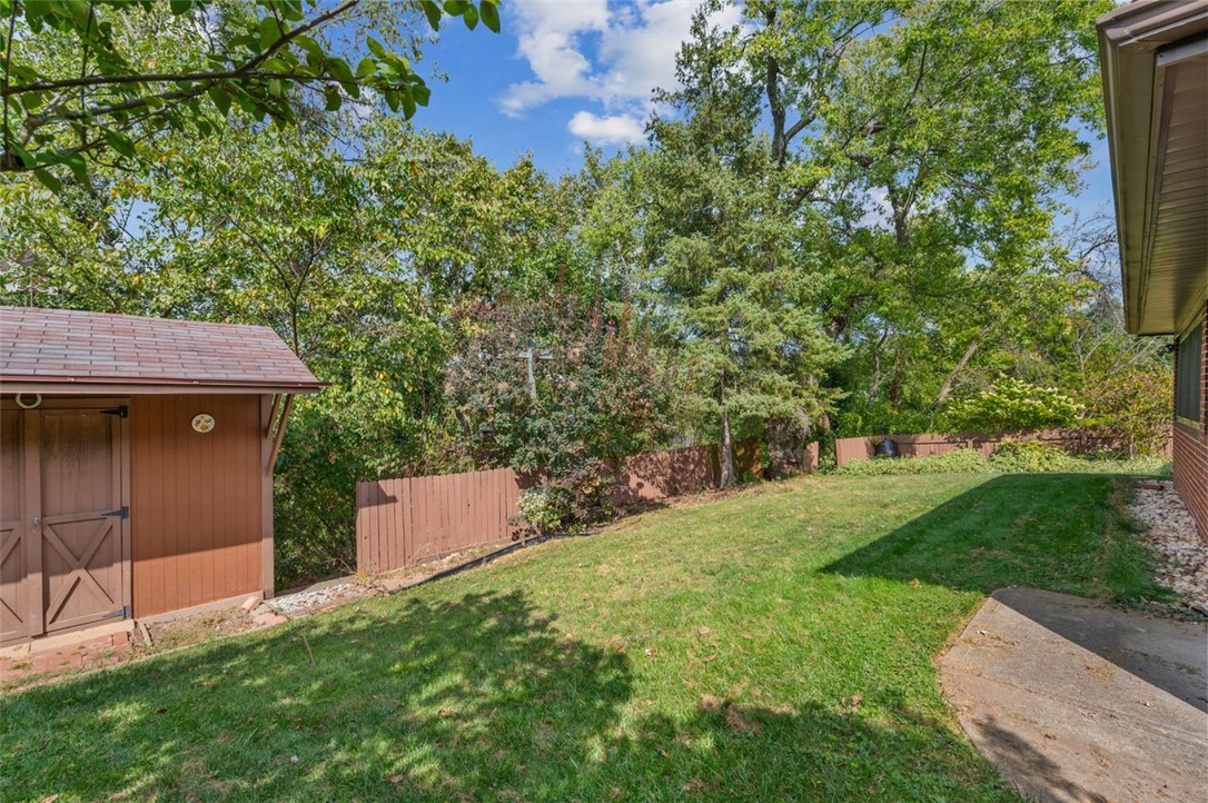 1110 Greenlawn Dr