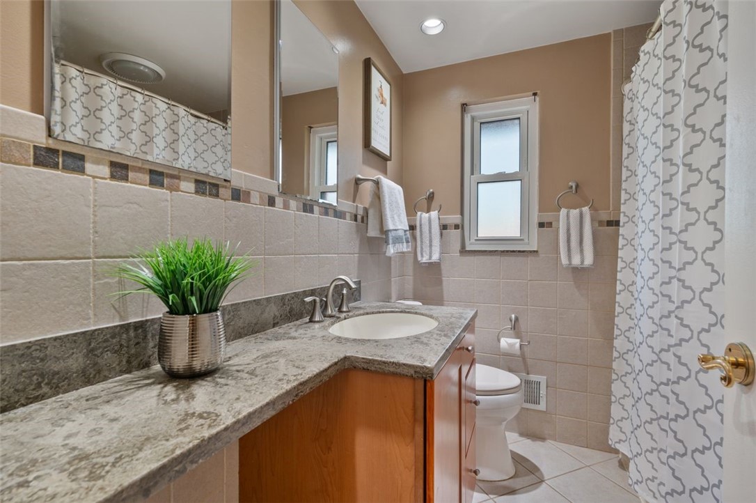 1110 Greenlawn Dr