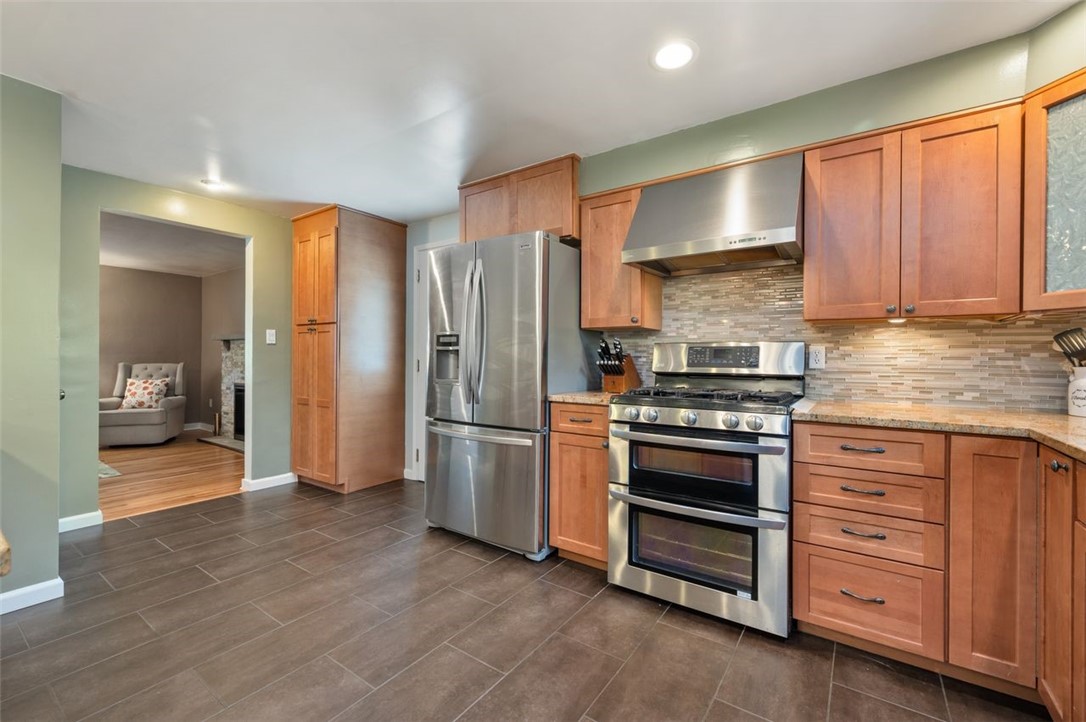 1110 Greenlawn Dr