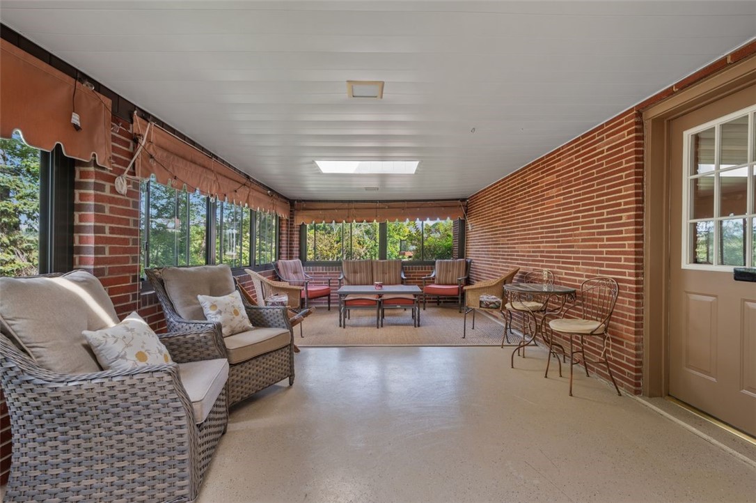 1110 Greenlawn Dr