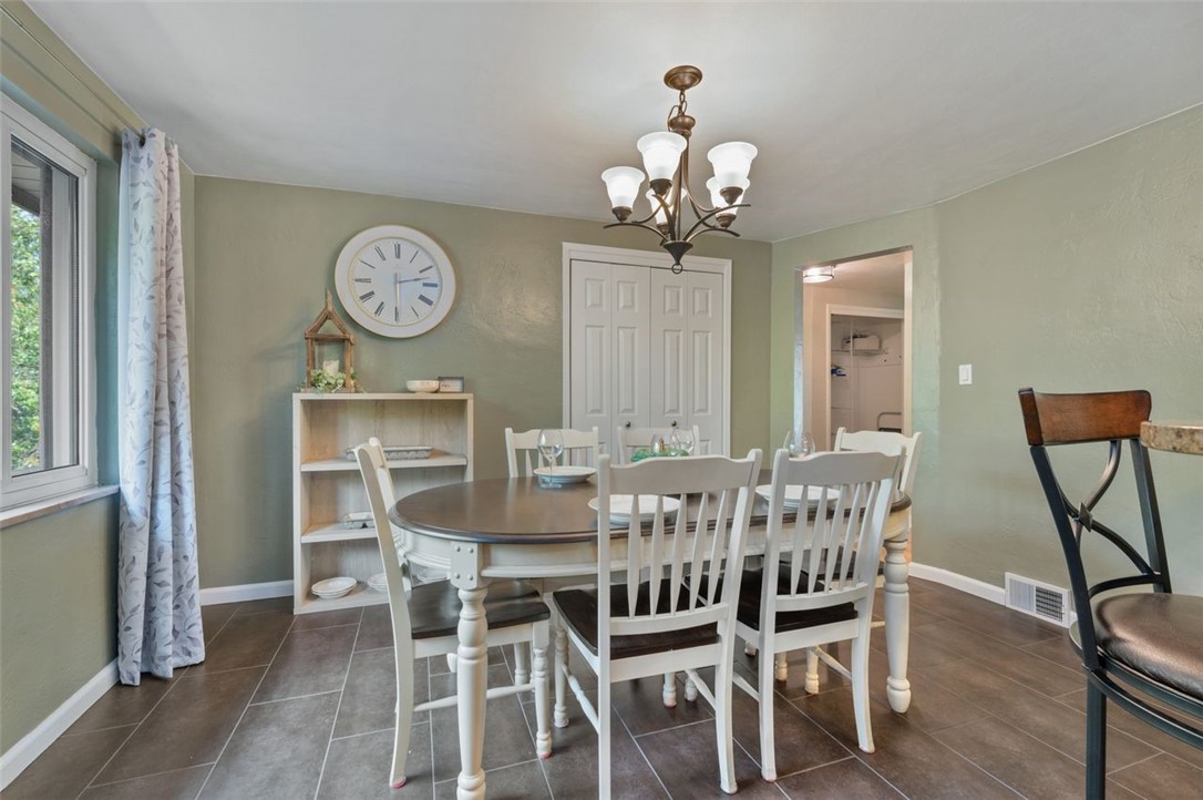 1110 Greenlawn Dr