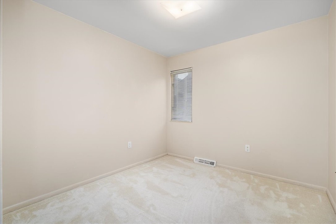 233 Pine Ct