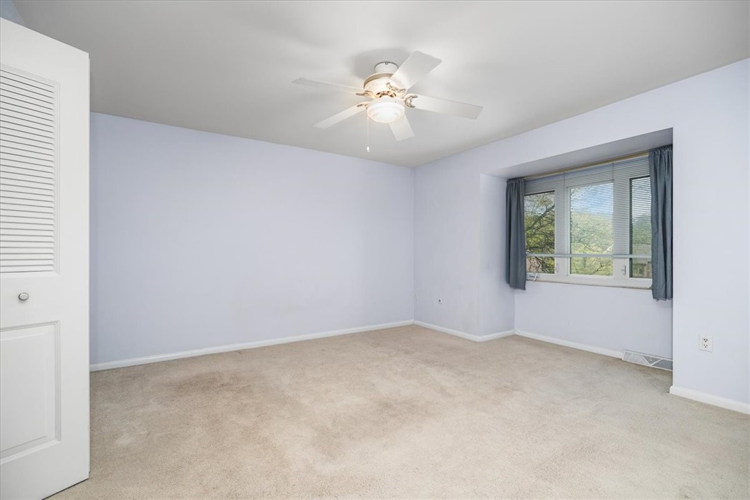 233 Pine Ct