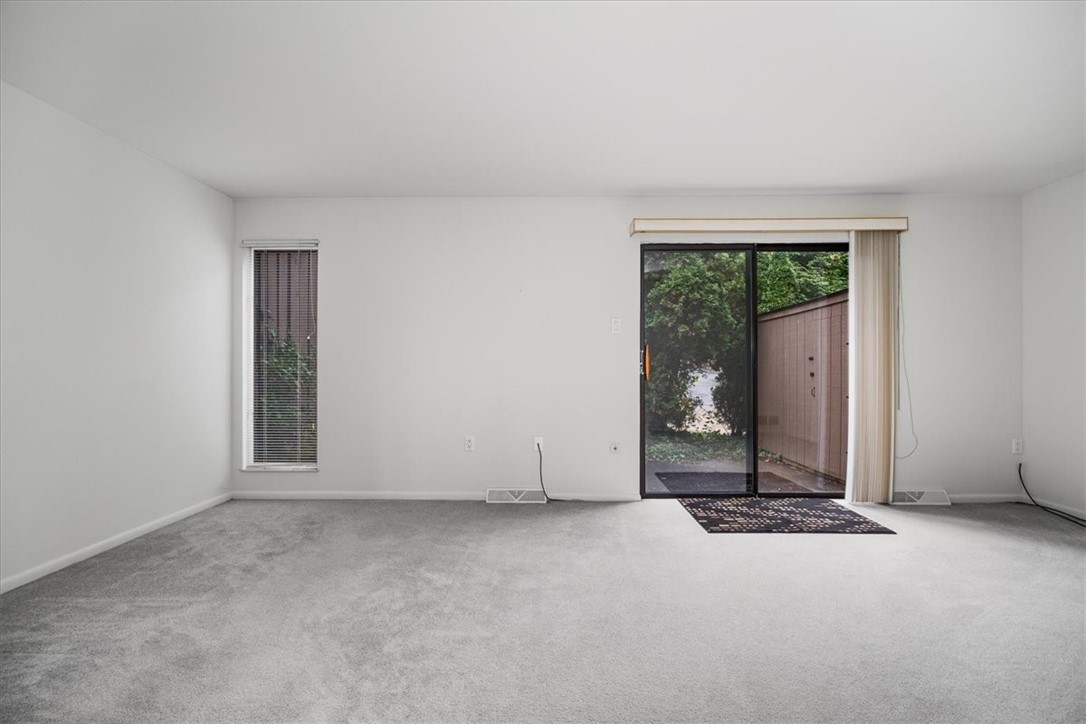 233 Pine Ct