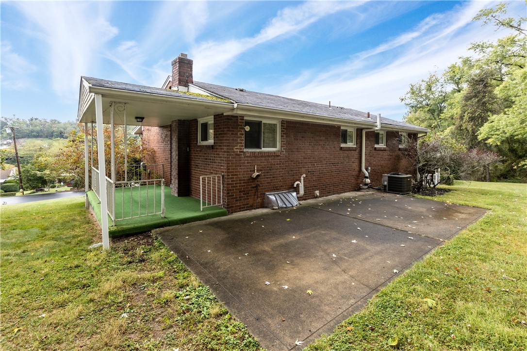 1989 Gregory Drive