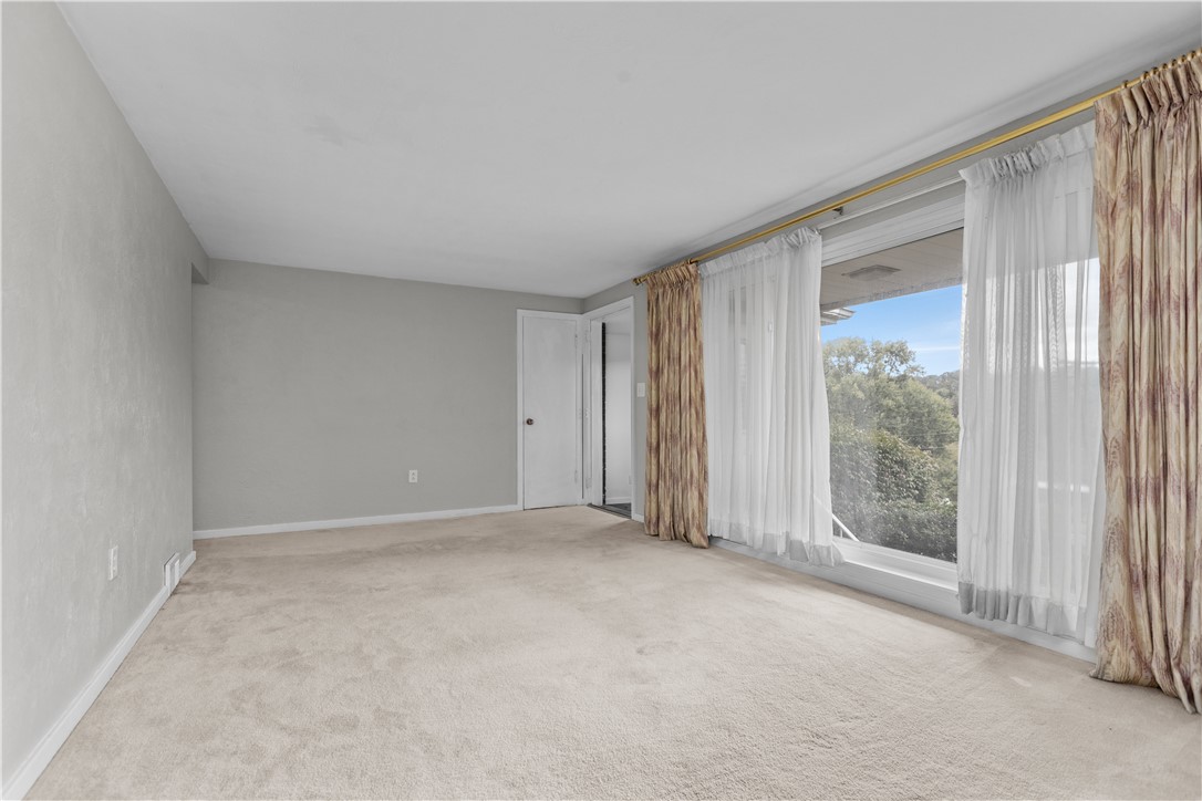 1989 Gregory Drive