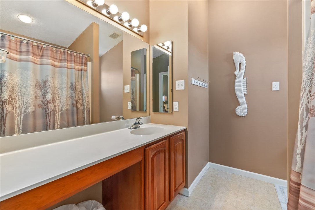321 Village Dr