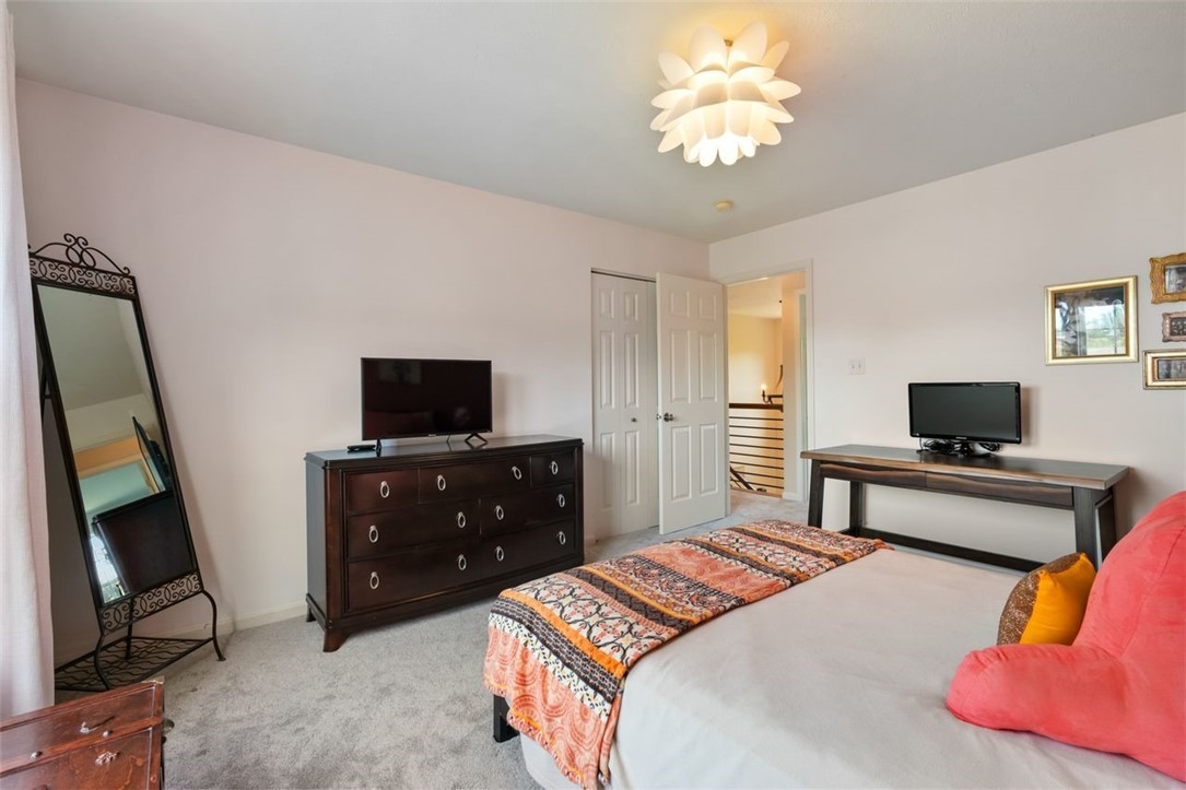 321 Village Dr