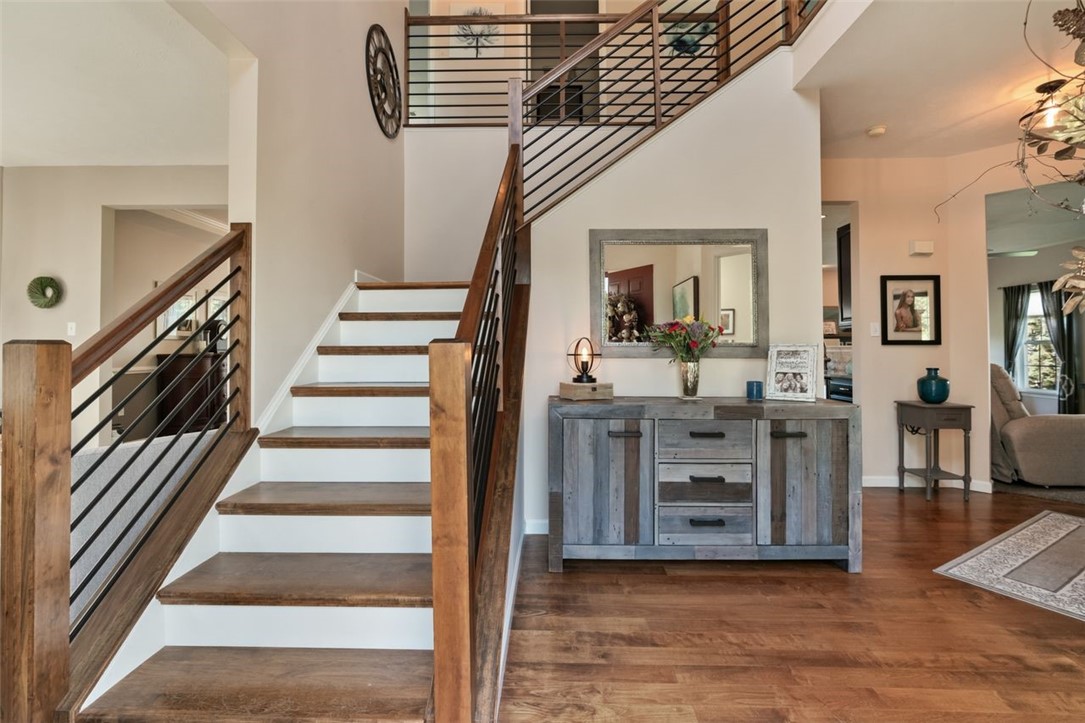 321 Village Dr